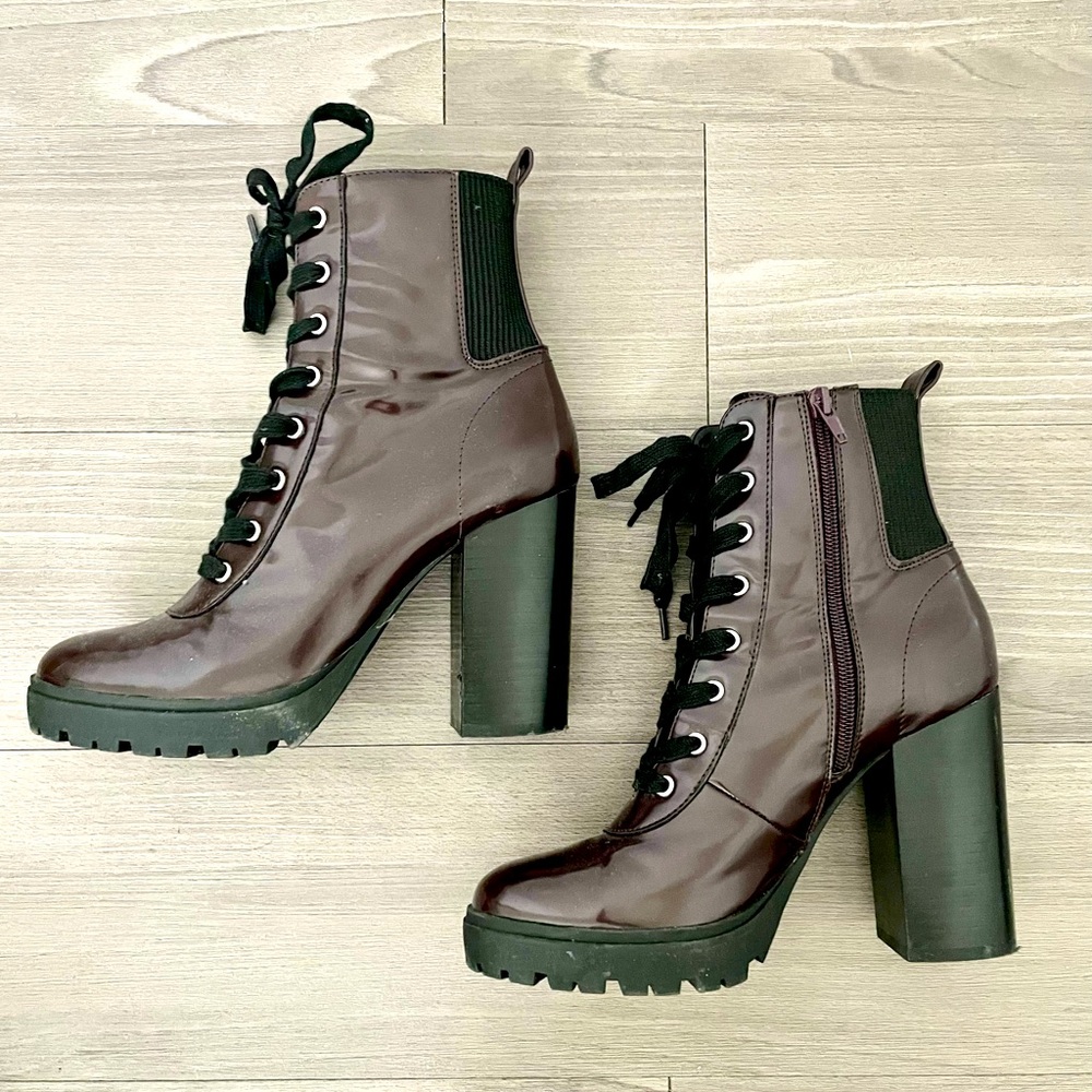 Steve Madden Latch Lace Up Boots in Burgandy Patent Leather - Size 9.5